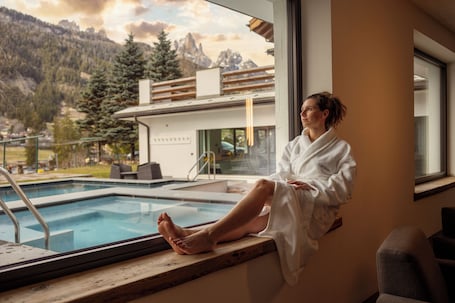 Couples treatment room(s), sauna, hot tub, steam room. Hotel Terme Antico Bagno