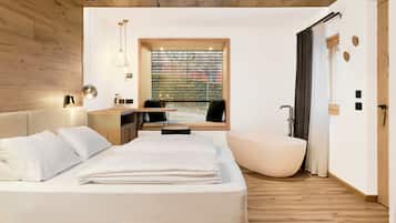 Camera Ginepro | Premium bedding, in-room safe, desk, soundproofing