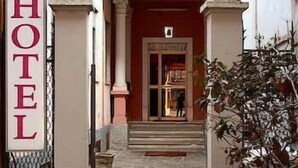 Exterior - Hotel Mercurio (Milan)