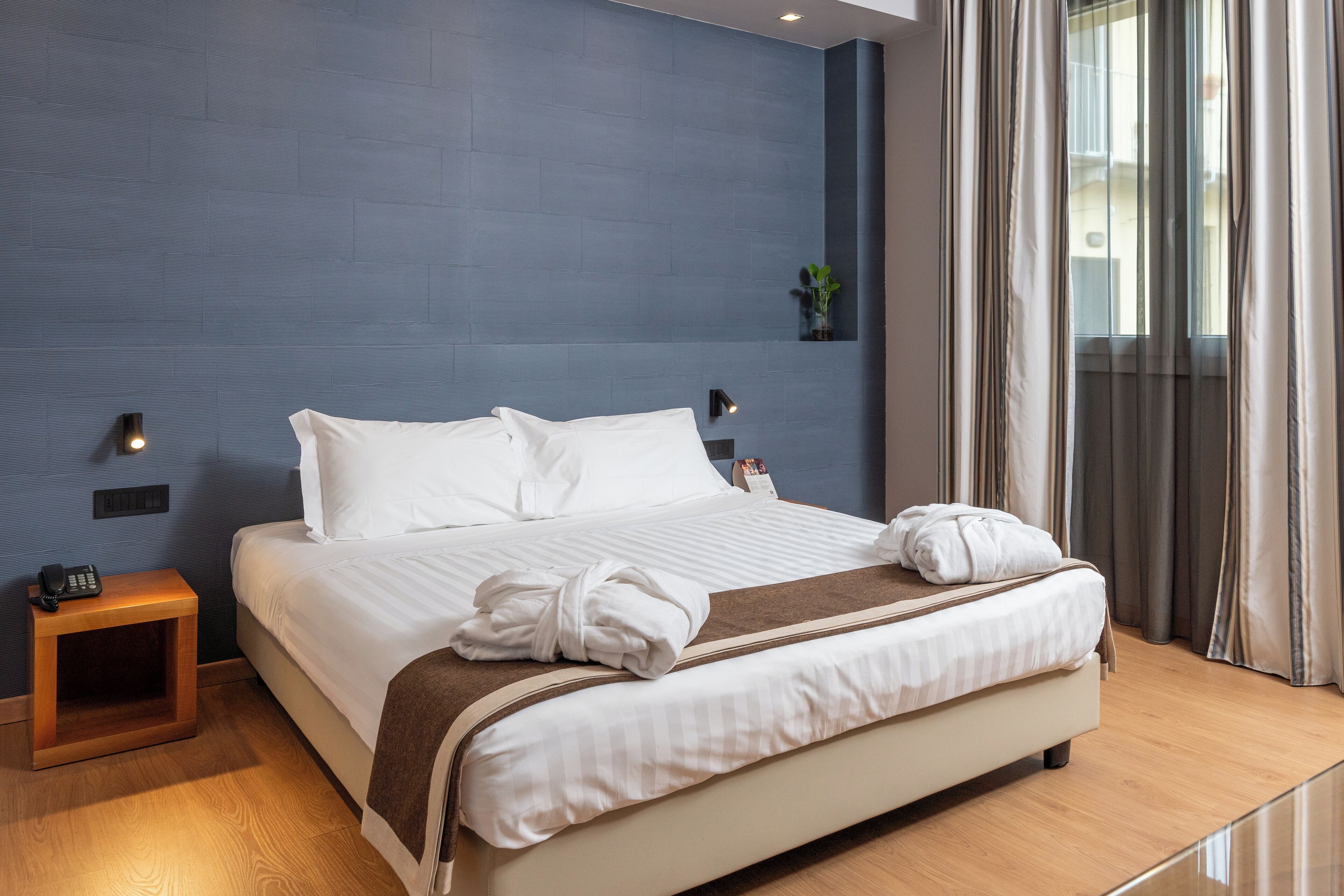 superior room, 1 double bed | minibar, in-room safe, individually furnished, desk