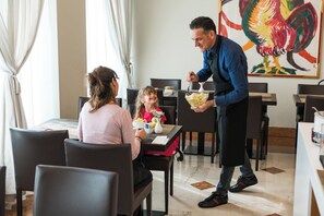 Daily buffet breakfast for a fee - Hotel Royal Falcone (Monza)