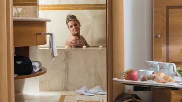Shower, hair dryer, slippers, bidet