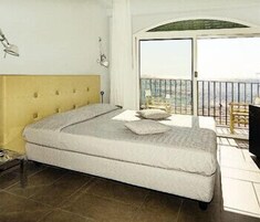 Minibar, una cassaforte in camera, una scrivania, insonorizzazione