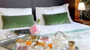 Habitación Deluxe | Minibar, caja fuerte, cortinas opacas y sistema de insonorización