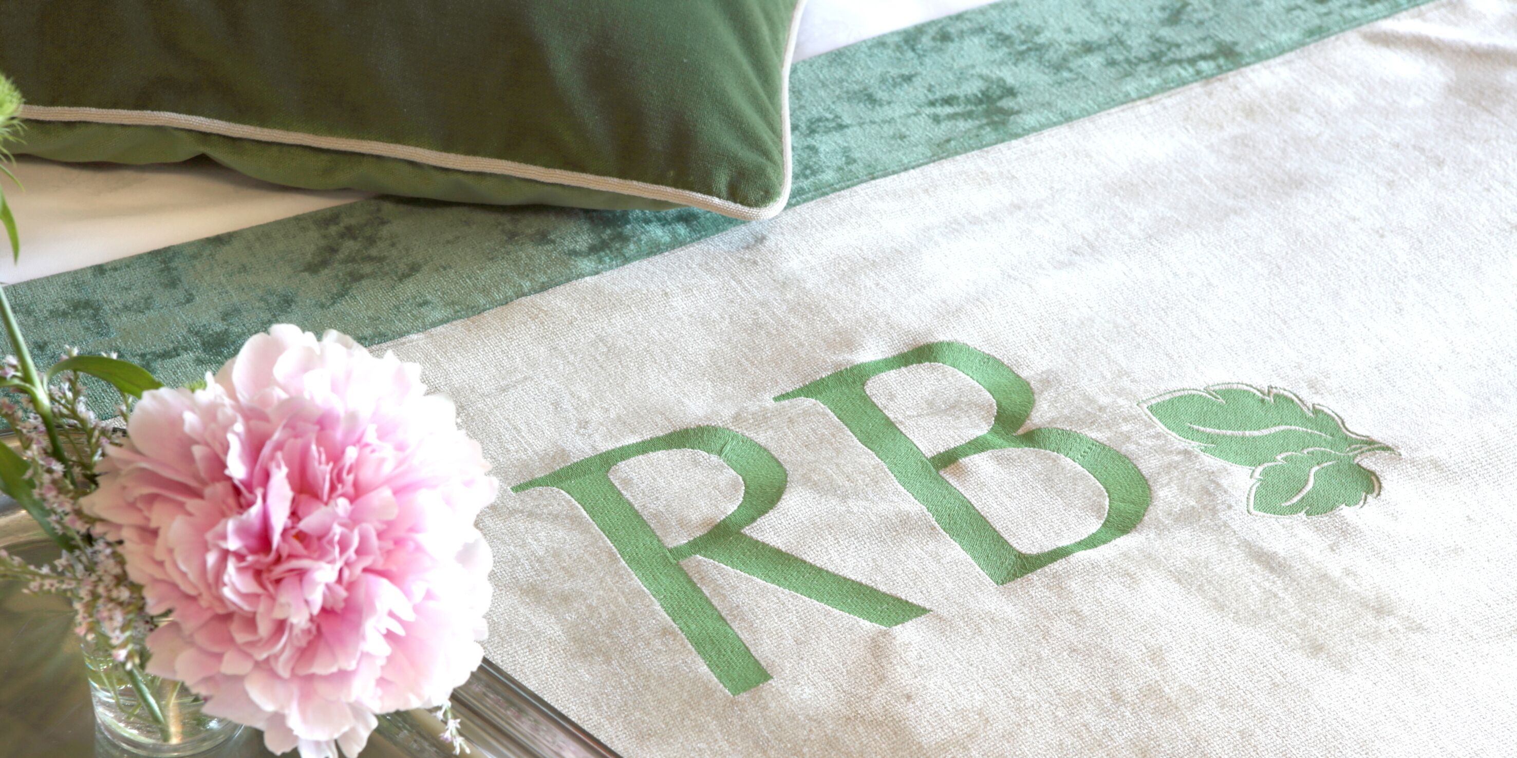 deluxe room | 1 bedroom, minibar, in-room safe, blackout curtains