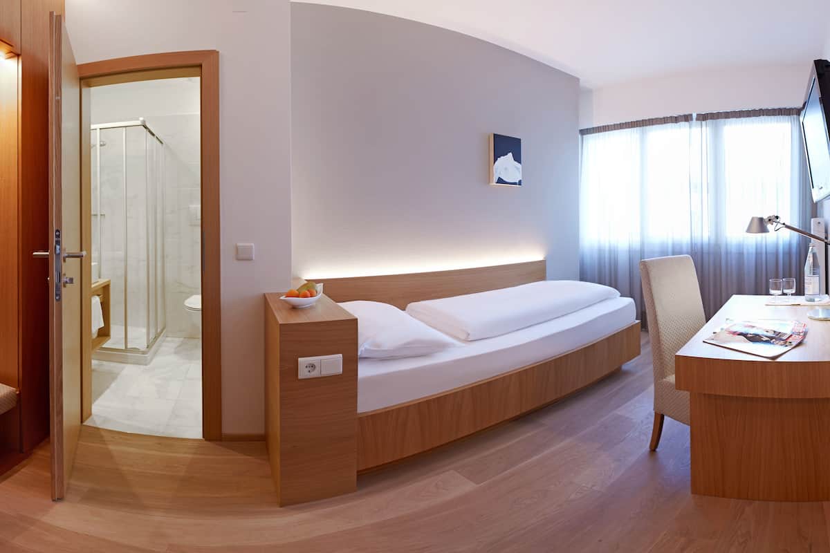 basic single room | 1 bedroom, premium bedding, in-room safe, desk