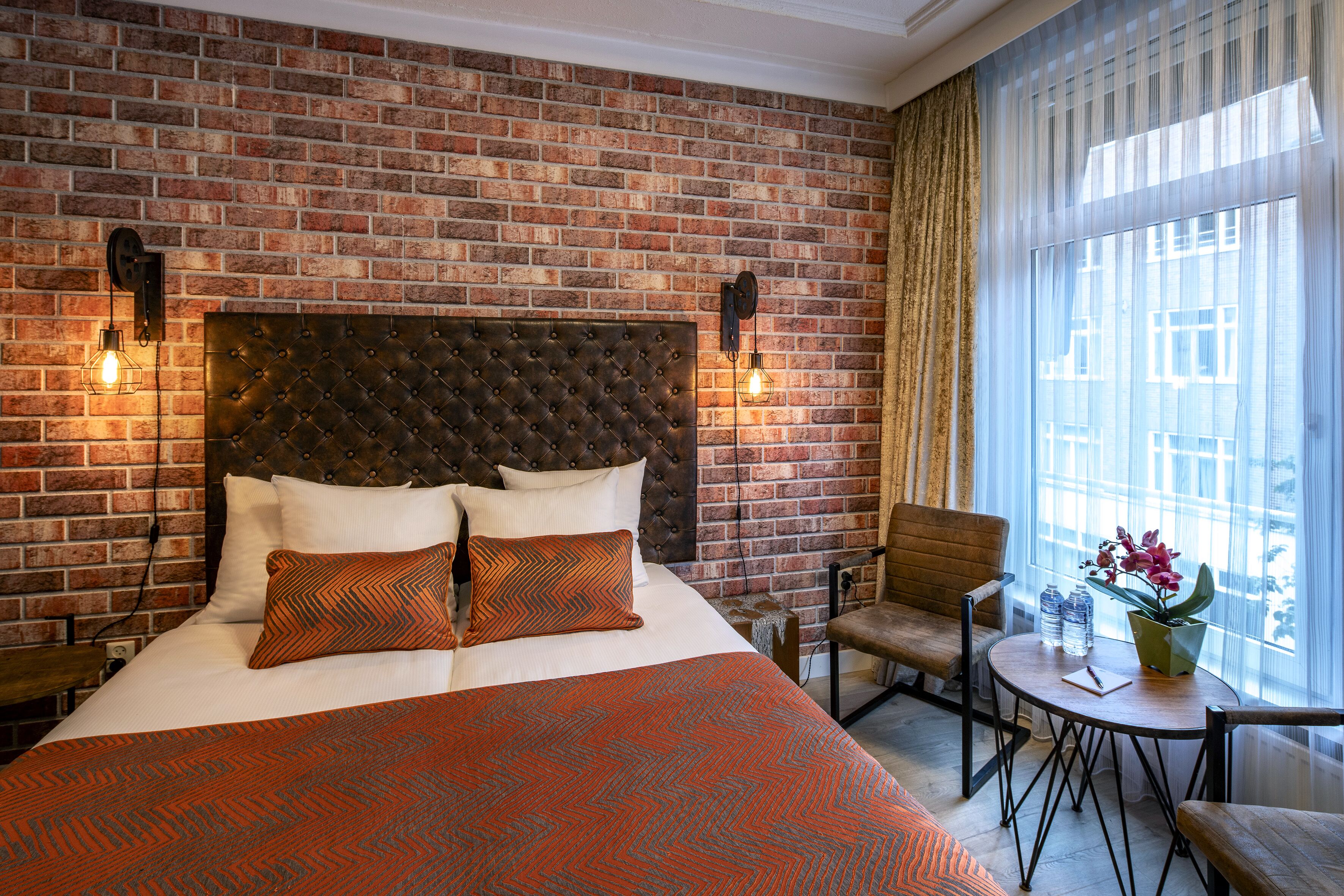 Comfort Triple Room | In-room safe, desk, WiFi (free), bed sheets