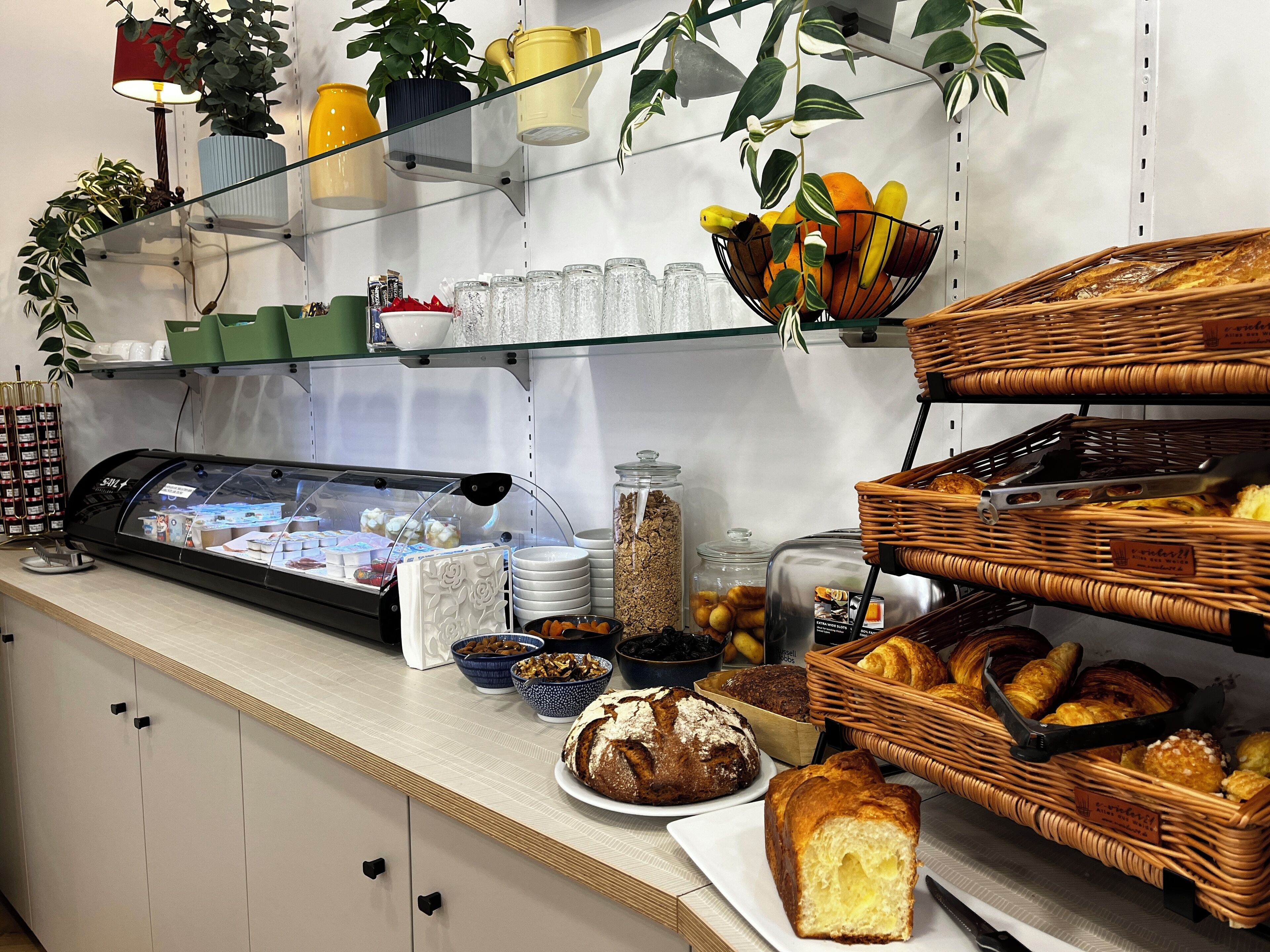 daily continental breakfast (eur 13 per person)