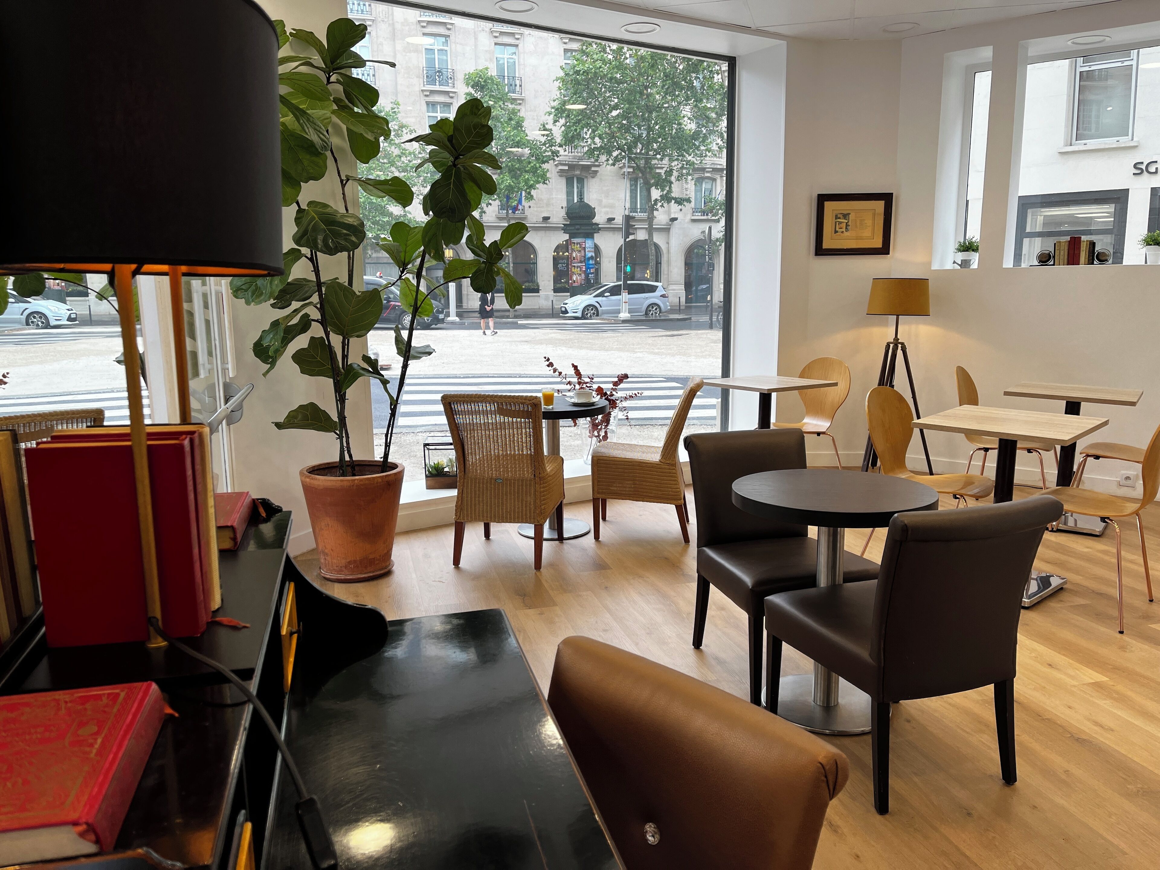 daily continental breakfast (eur 13 per person)