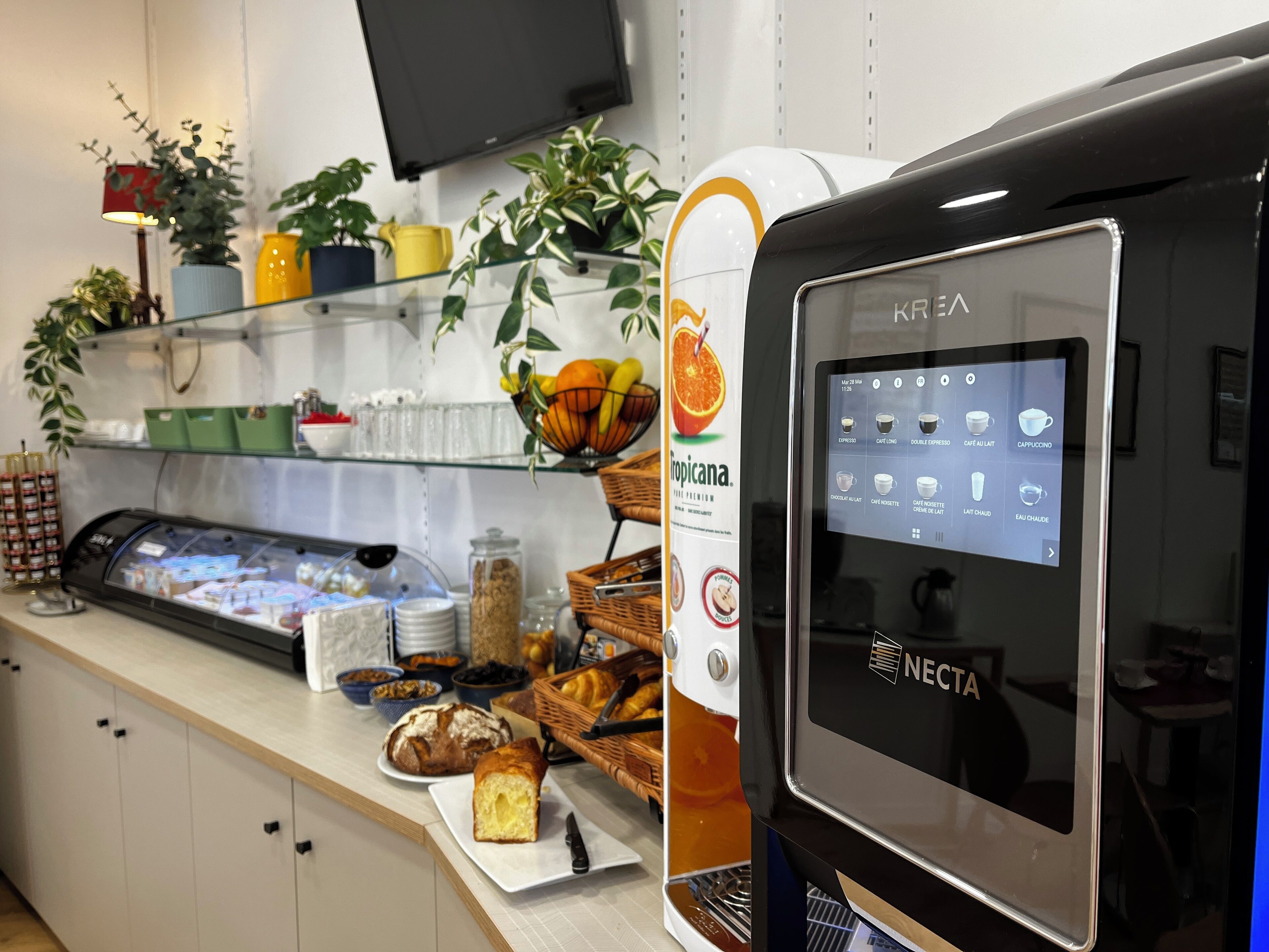 daily continental breakfast (eur 13 per person)