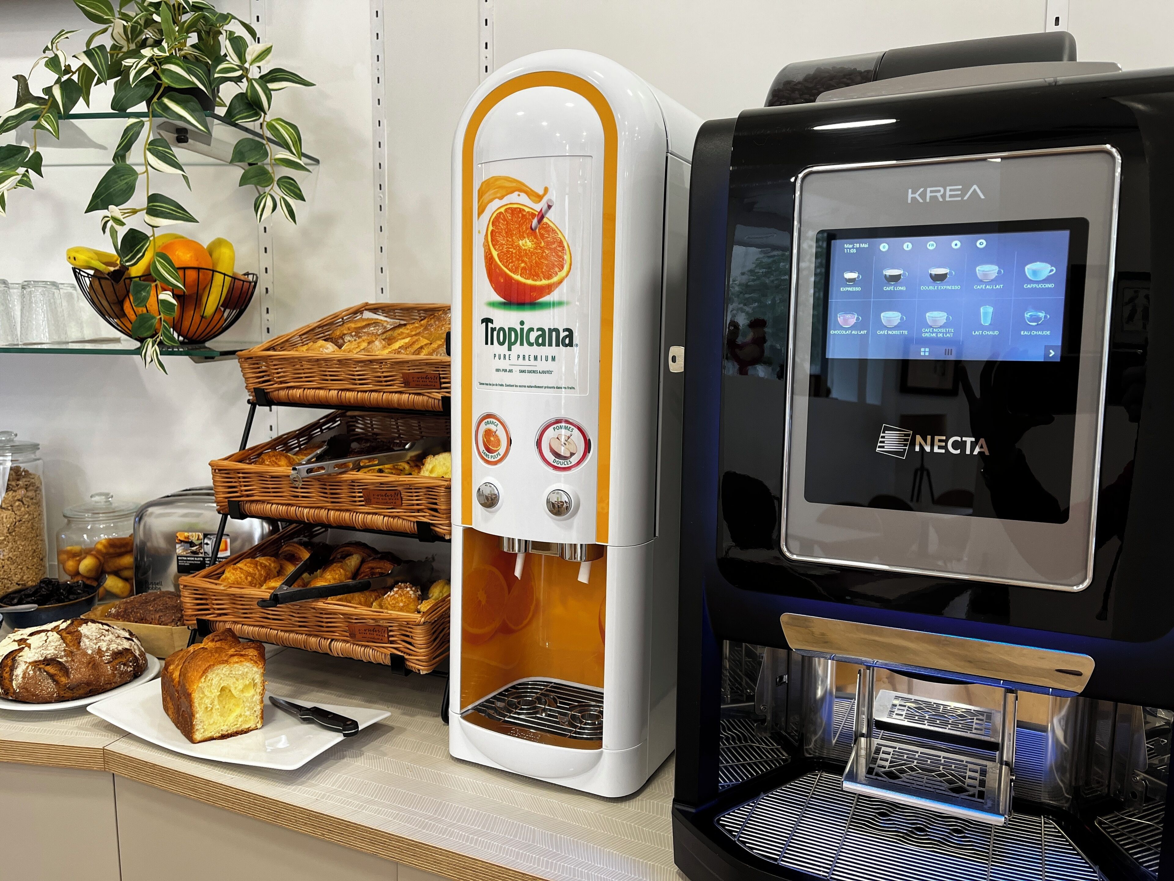 daily continental breakfast (eur 13 per person)