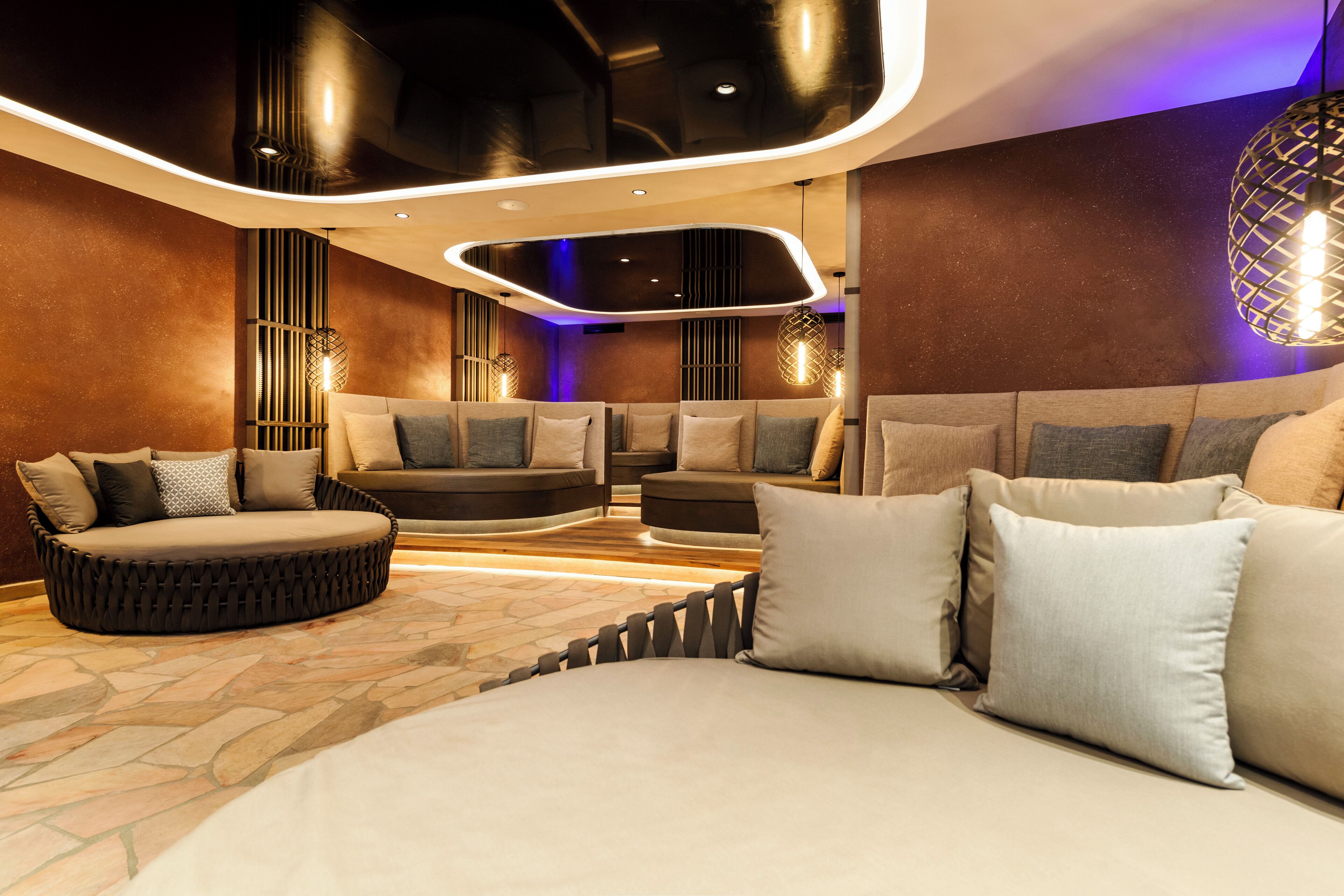 Couples treatment room(s), sauna, hot tub, body treatments, massages