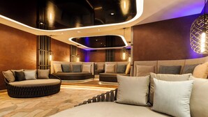 Salas de tratamientos para parejas, sauna, bañera de hidromasaje