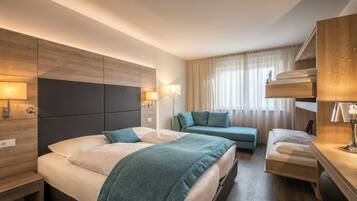 Standard Large Room, separate building (no balcony) | 1 間睡房、防敏寢具、羽絨被、房內夾萬