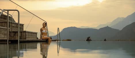 Indoor pool, 2 outdoor pools, open open 24 hours, sun loungers