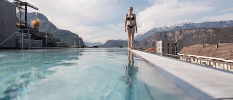 Indoor pool, seasonal outdoor pool, pool loungers