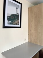 Habitación doble | Escritorio, tabla de planchar con plancha, wifi gratis y ropa de cama