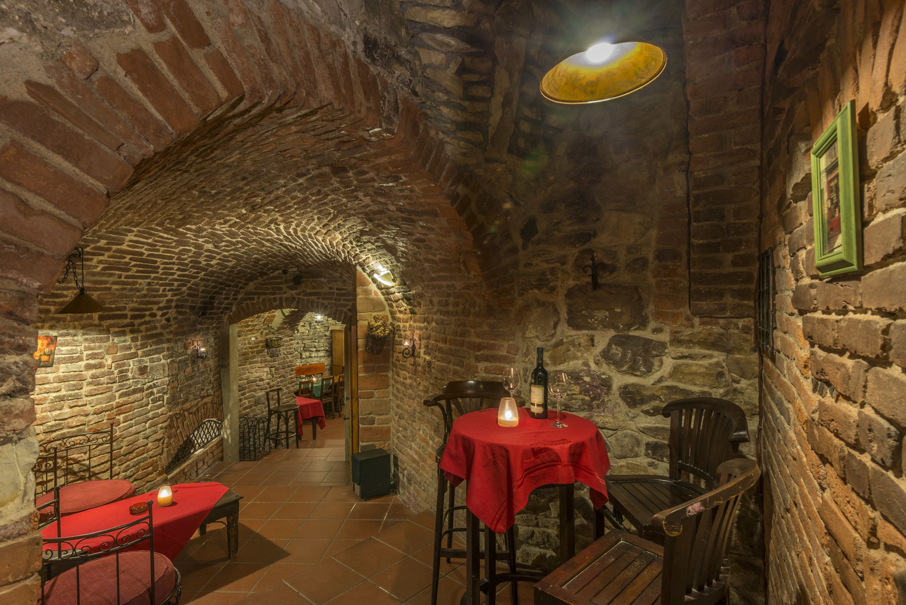 lunch and dinner served, regional cuisine