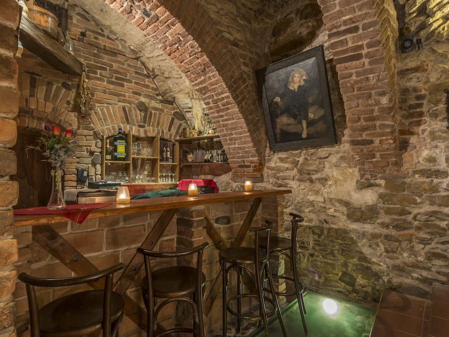 Se sirven almuerzos, cenas y cocina regional