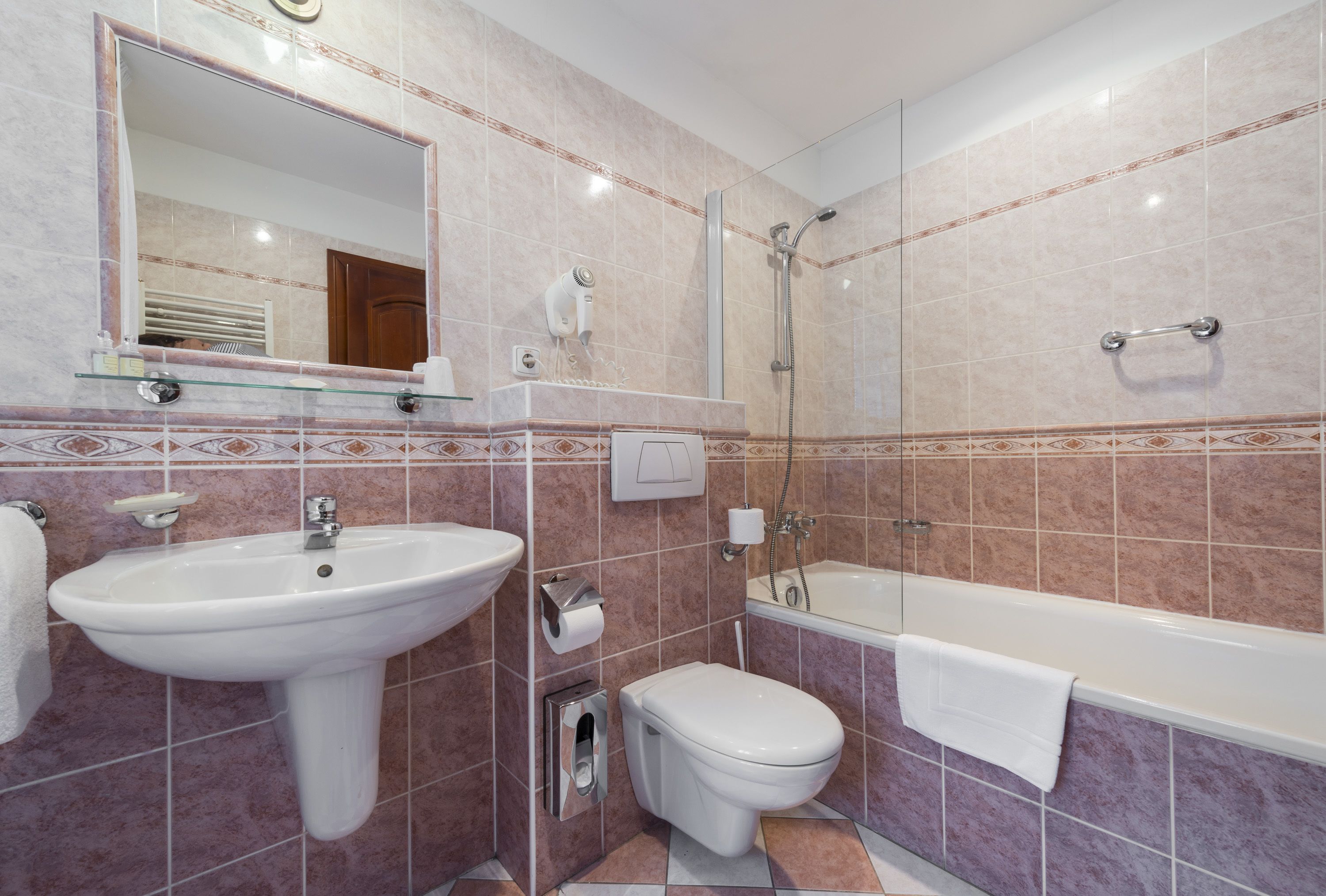 double room | bathroom | combined shower/bathtub, hair dryer, towels