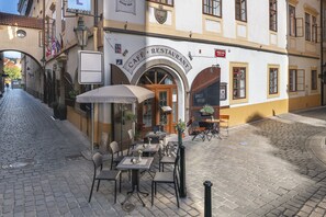 Exterior - Hotel Černý Slon (Prague)