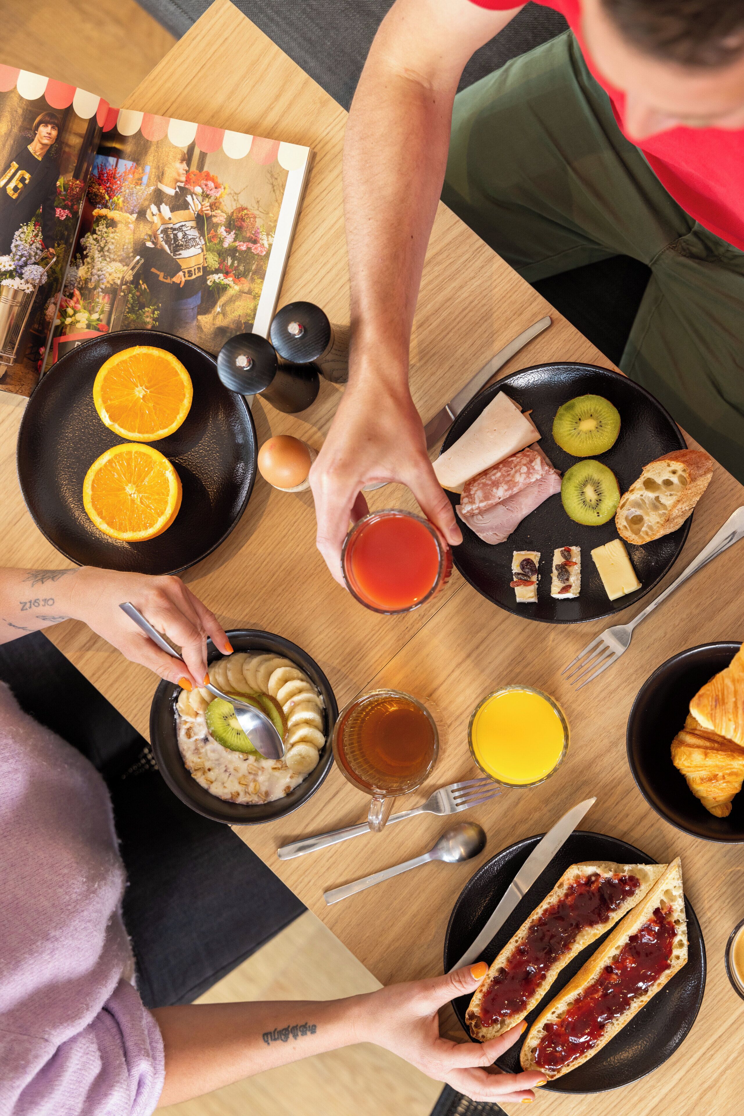 daily continental breakfast (eur 14 per person)