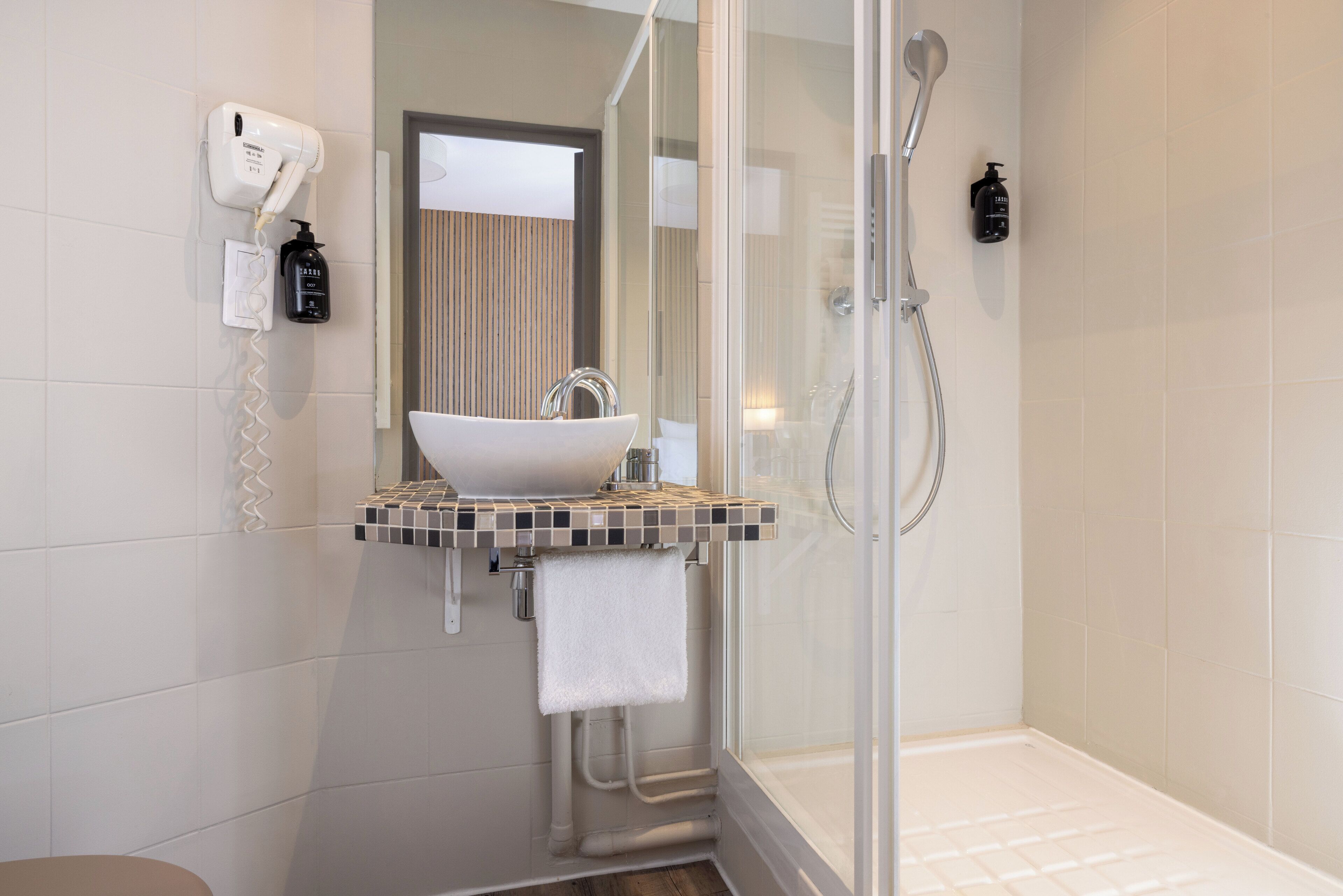 twin room | bathroom | hair dryer, towels