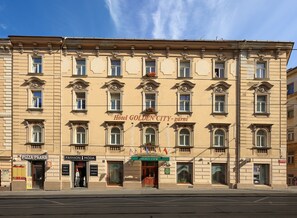 Front of property - Hotel Golden City Garni (Prague)