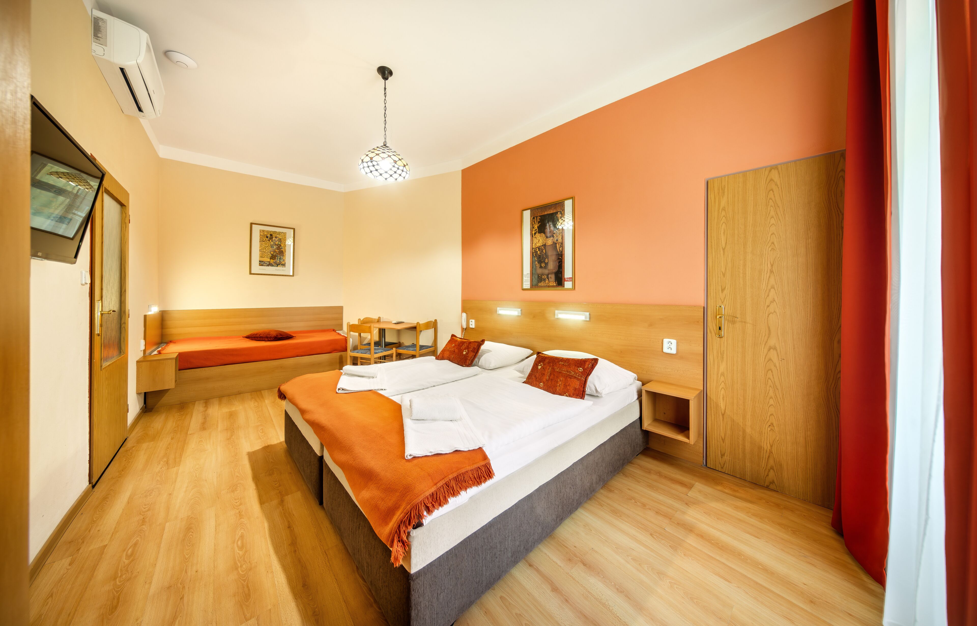 triple room | in-room safe, desk, iron/ironing board, free wifi