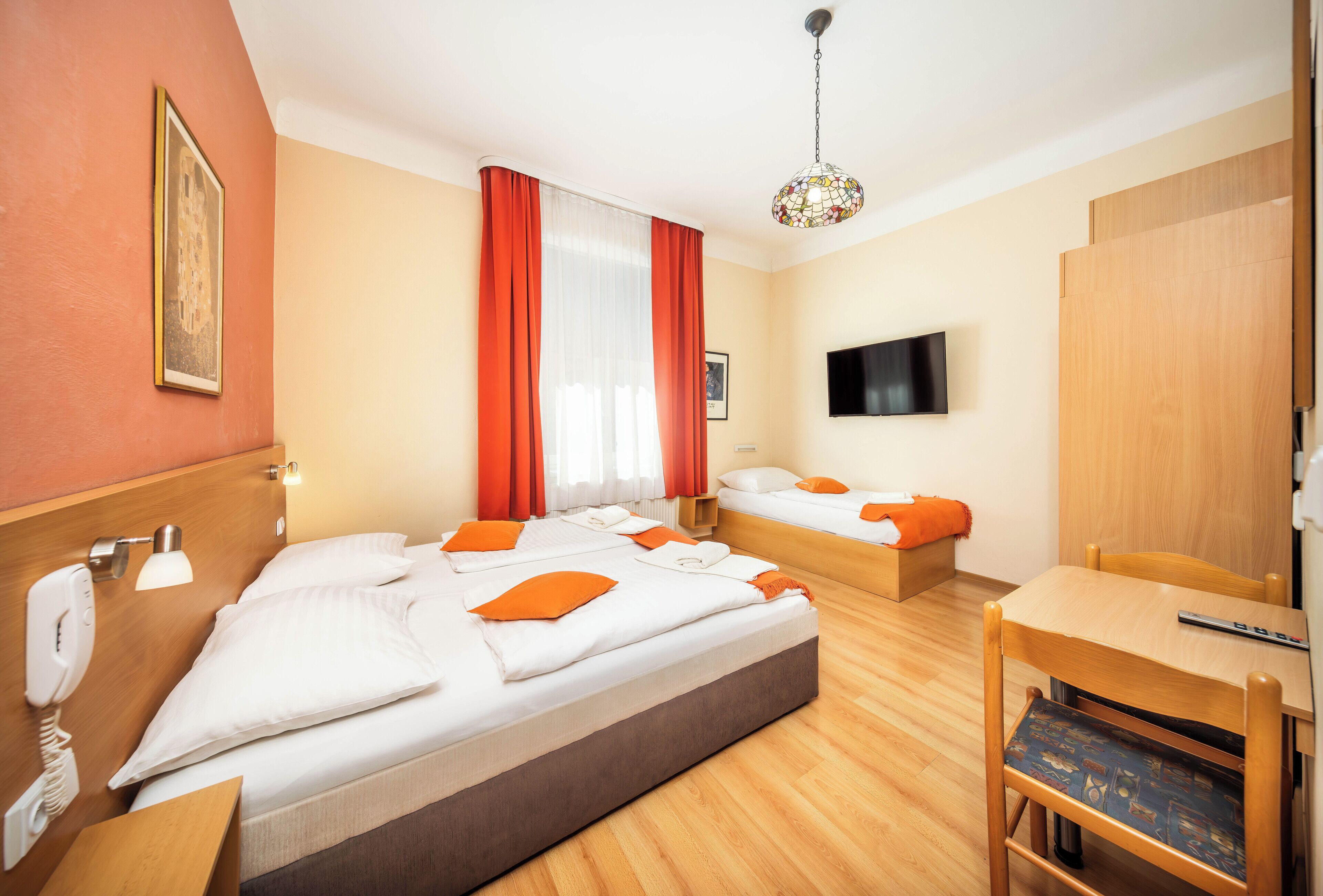 triple room | in-room safe, desk, iron/ironing board, free wifi