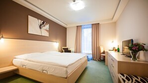 In-room safe, soundproofing, iron/ironing board (on request) - Hotel Pivovar (Prague)