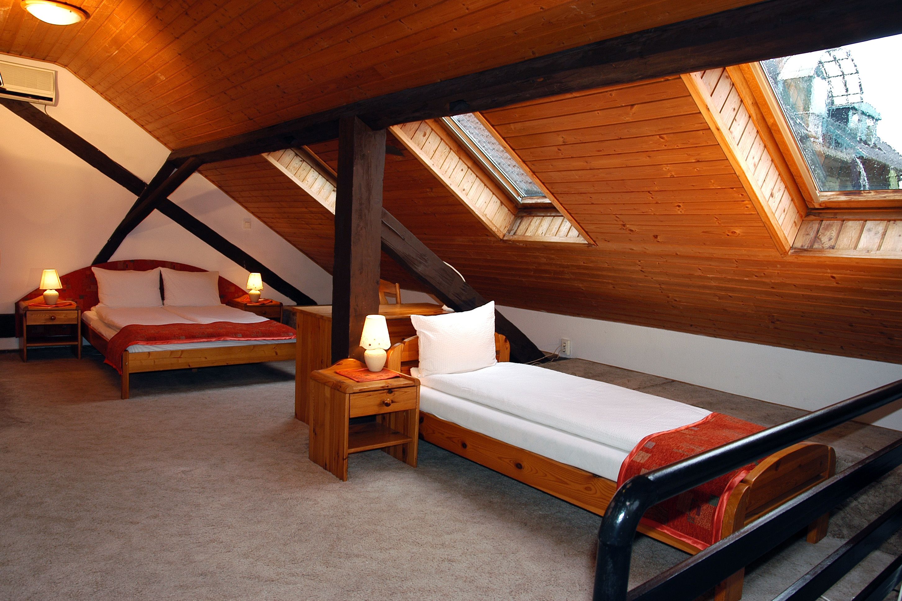 suite, 1 double bed | minibar, desk, free wifi, bed sheets