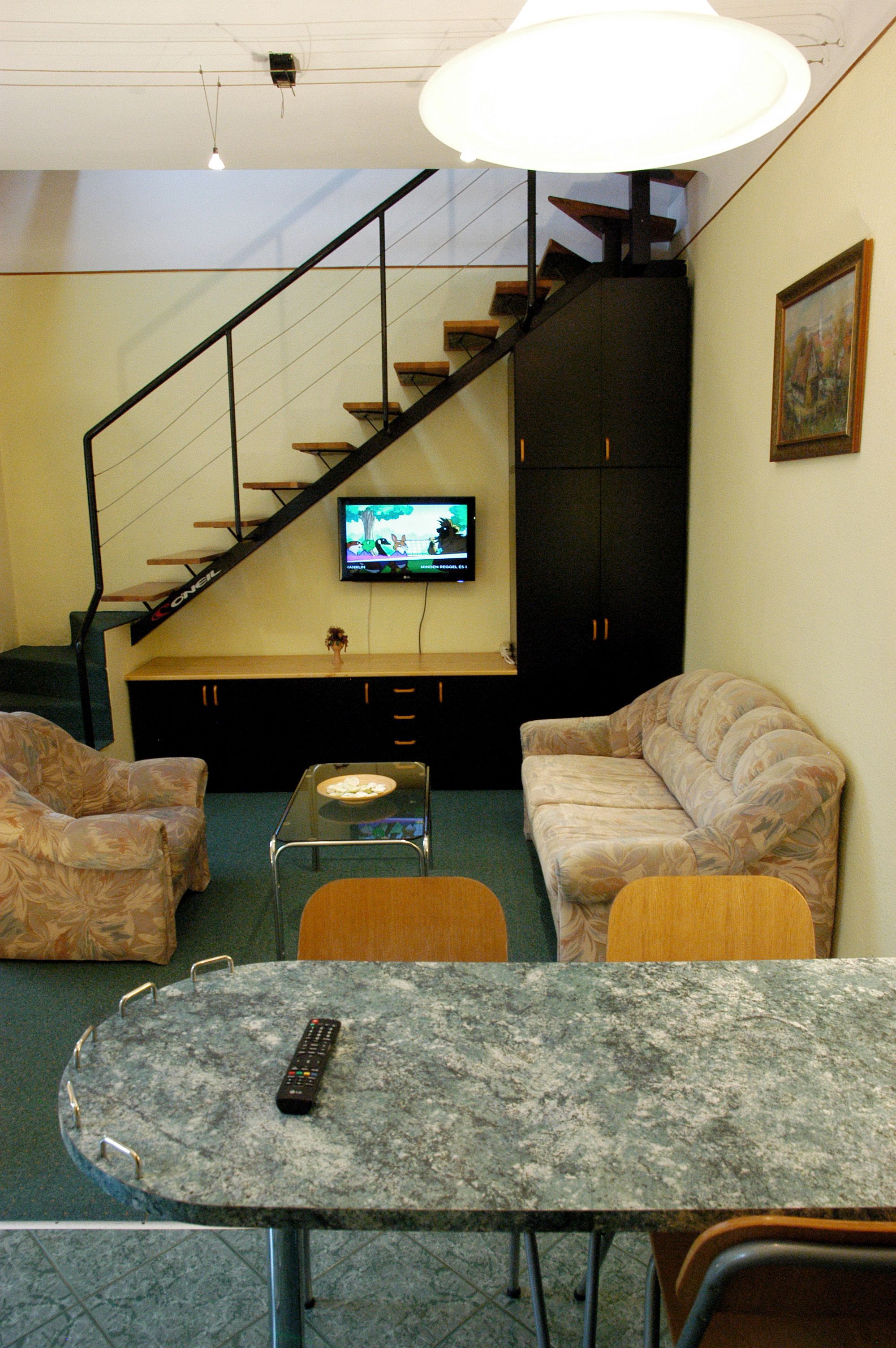 suite, 1 double bed | living area | led tv