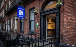 Exterior - Clifden House by Nina (Dublin)