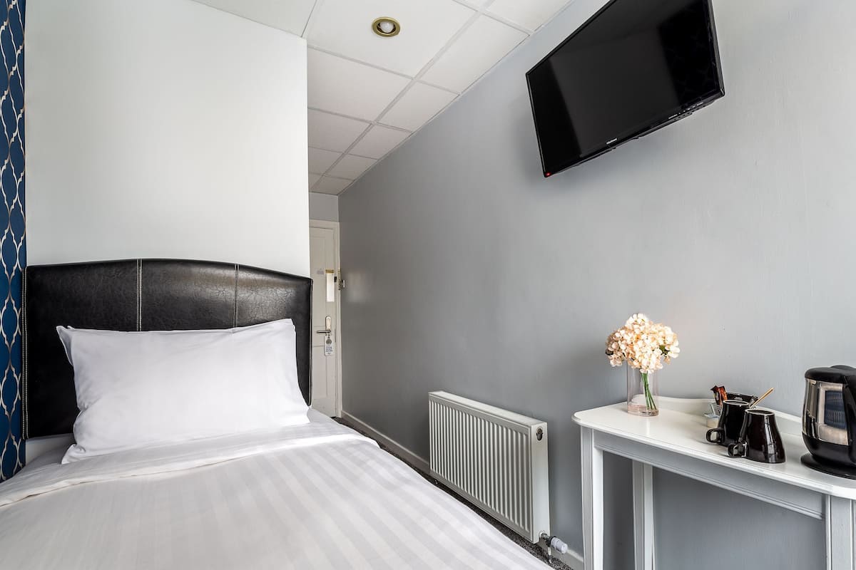 Standard Single Room | Desk, iron/ironing board, free WiFi, bed sheets