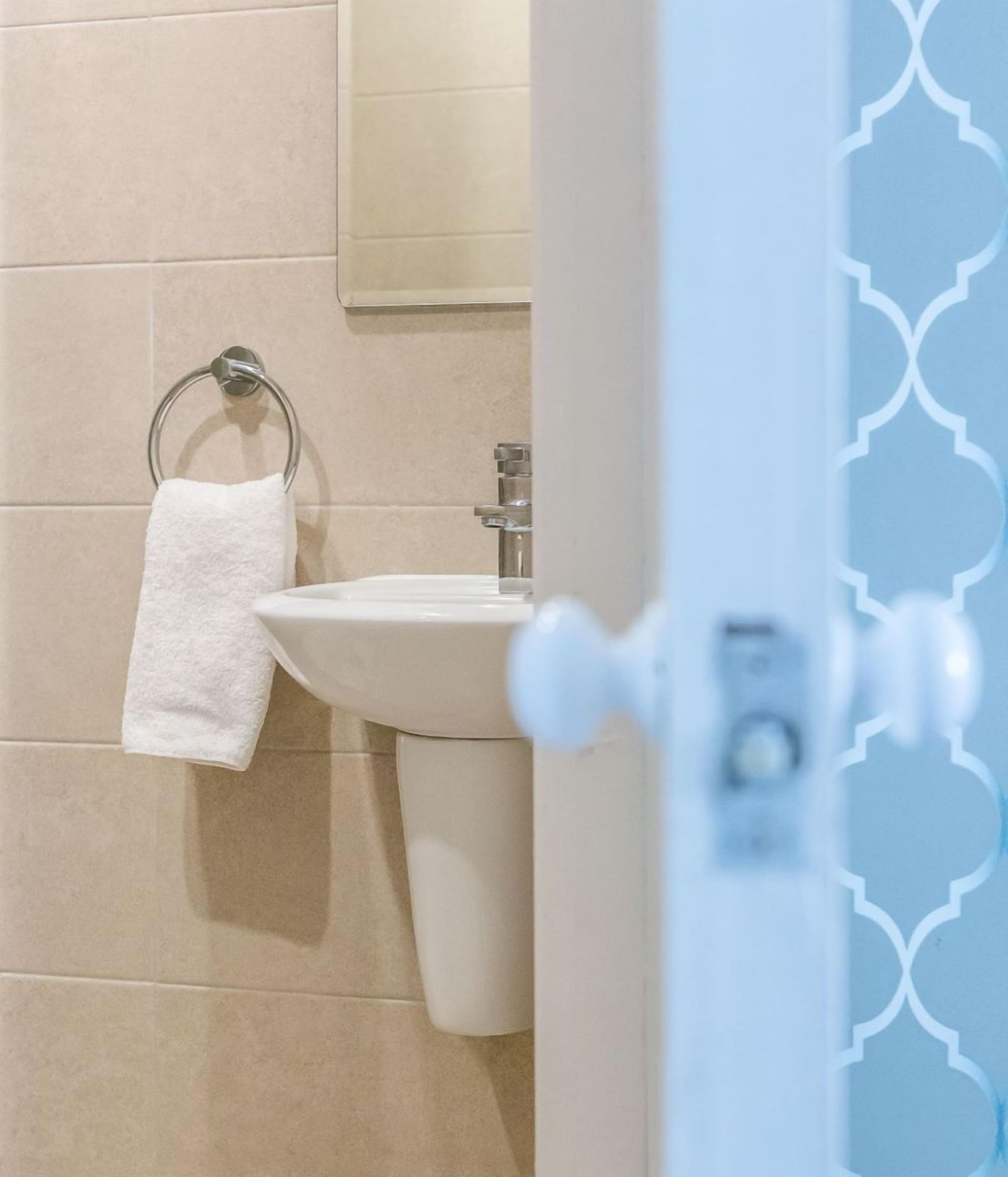 Photo - Clifden House by Nina