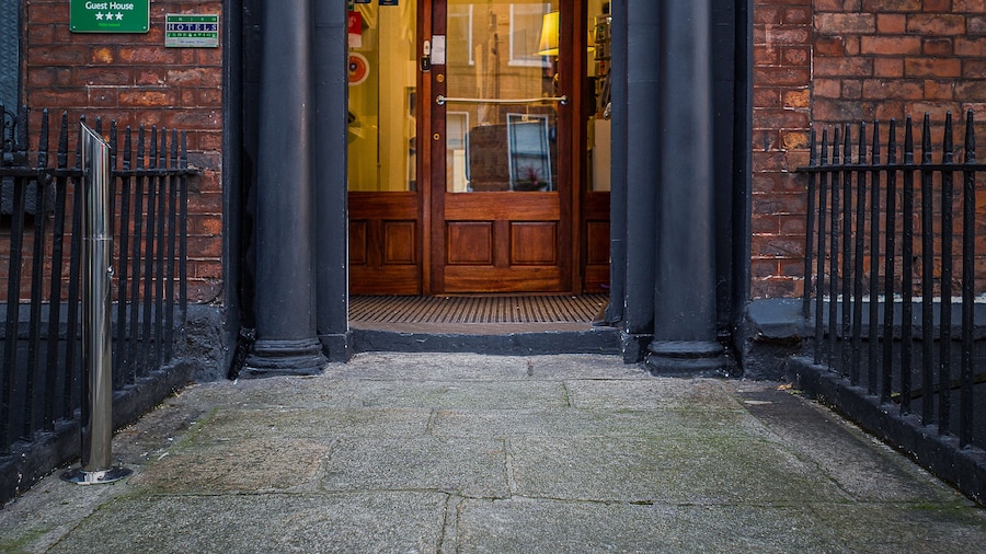 Clifden House by Nina