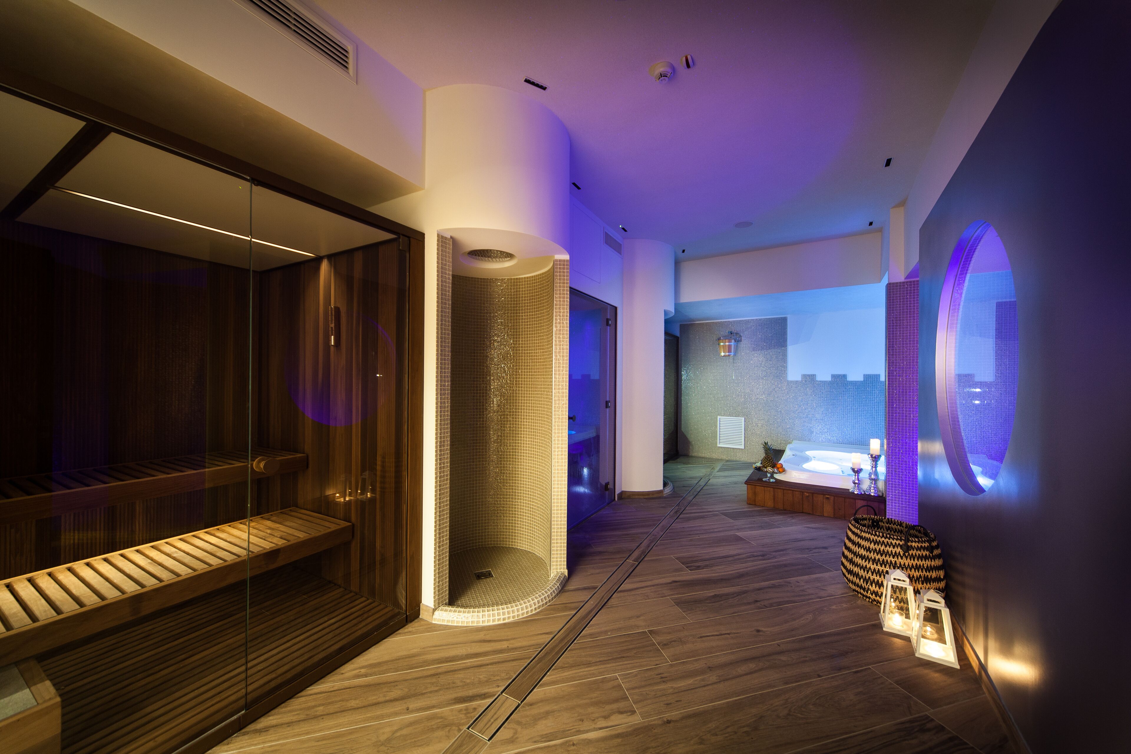 サウナ、ホットタブ、マッサージ