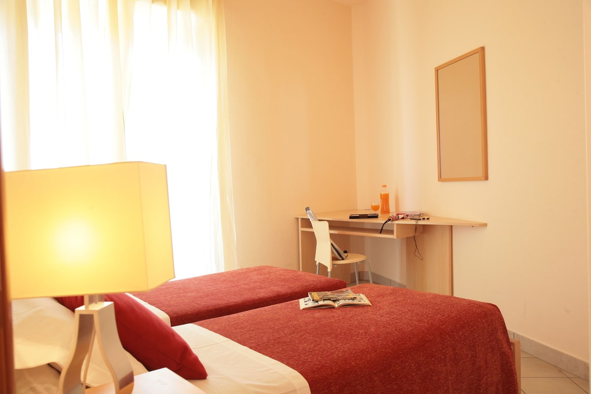 1 bedroom, in-room safe, desk, iron/ironing board