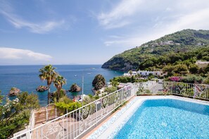 Indoor pool, seasonal outdoor pool - Don Felipe Boutique Hotel (Ischia)