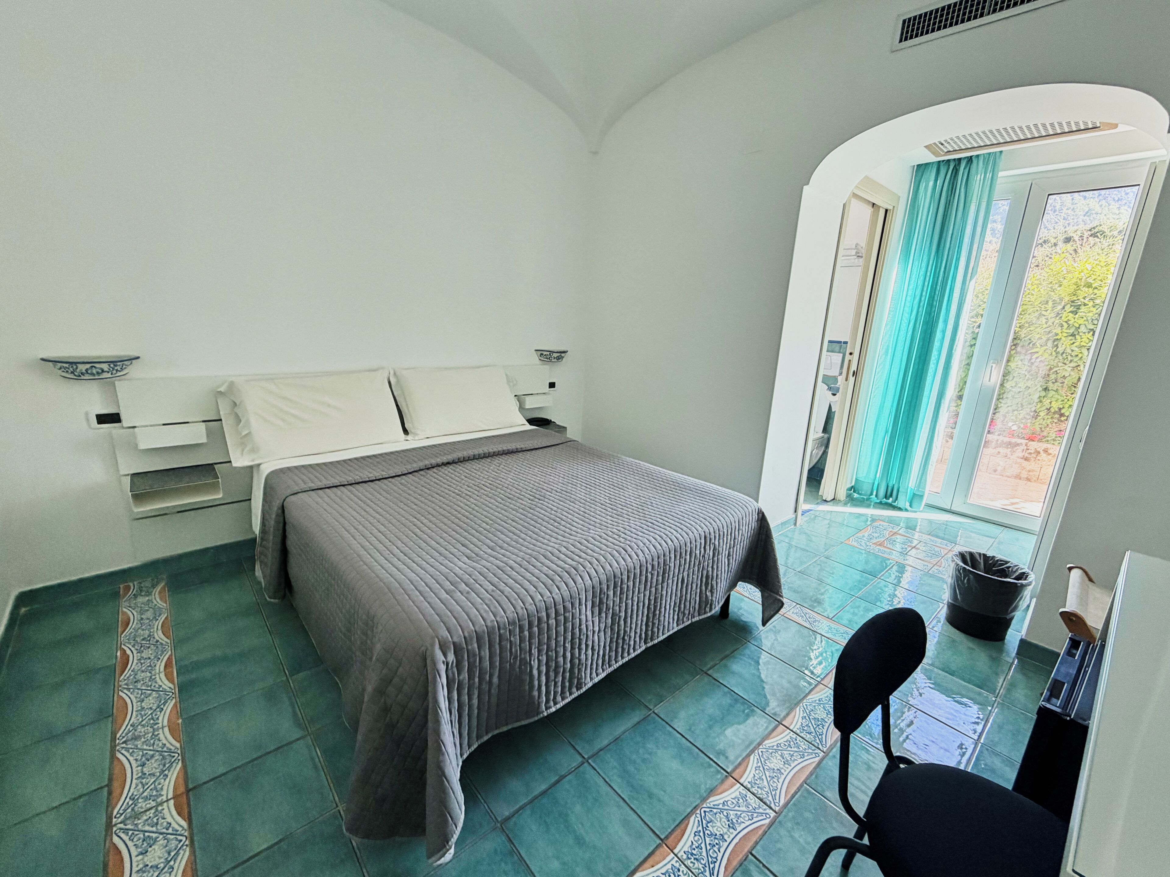 Minibar, in-room safe, desk, soundproofing