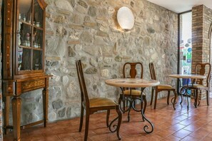 Interior entrance - I Tre Re (Poggio Torriana)