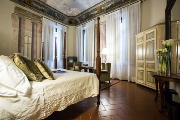 Habitació estàndard | Minibar, caixa forta a l'habitació i decoració individual