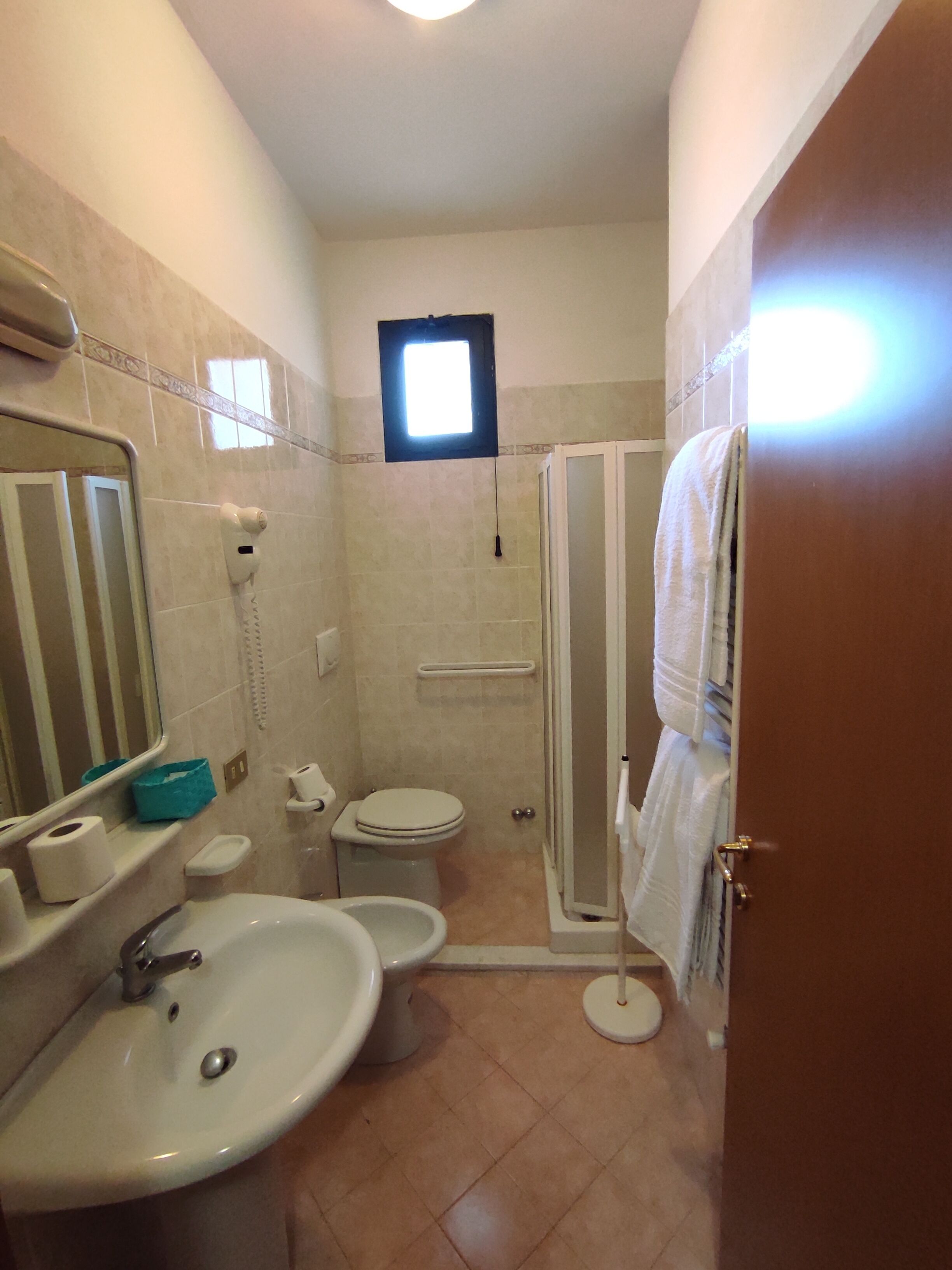 family room, 2 bedrooms | bathroom | shower, free toiletries, hair dryer, dressing gowns