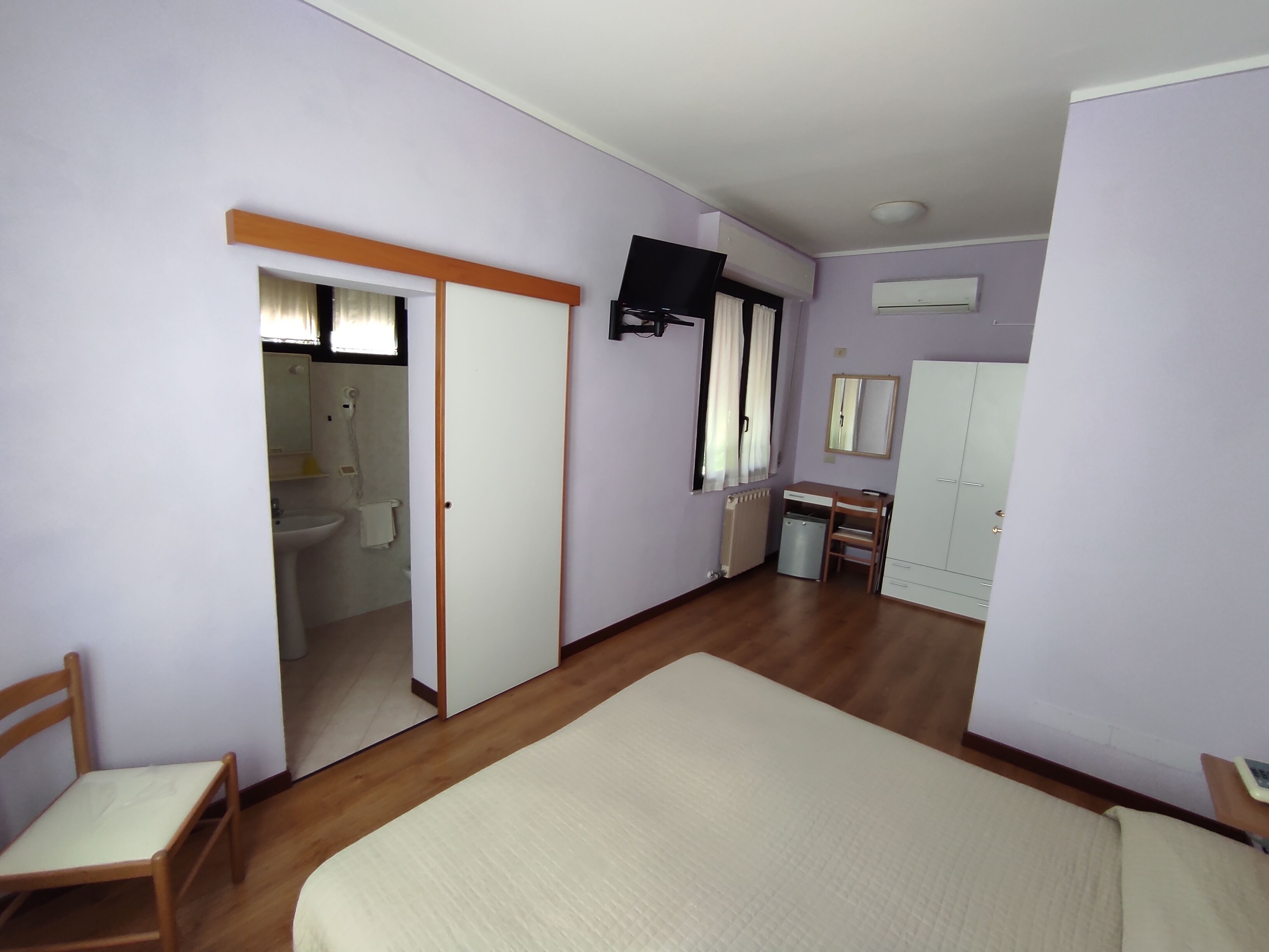 comfort double room | desk, free wifi, bed sheets