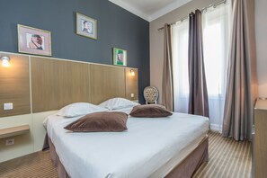 Premium bedding, Select Comfort beds, minibar, in-room safe - Hotel Amirauté (Cannes)