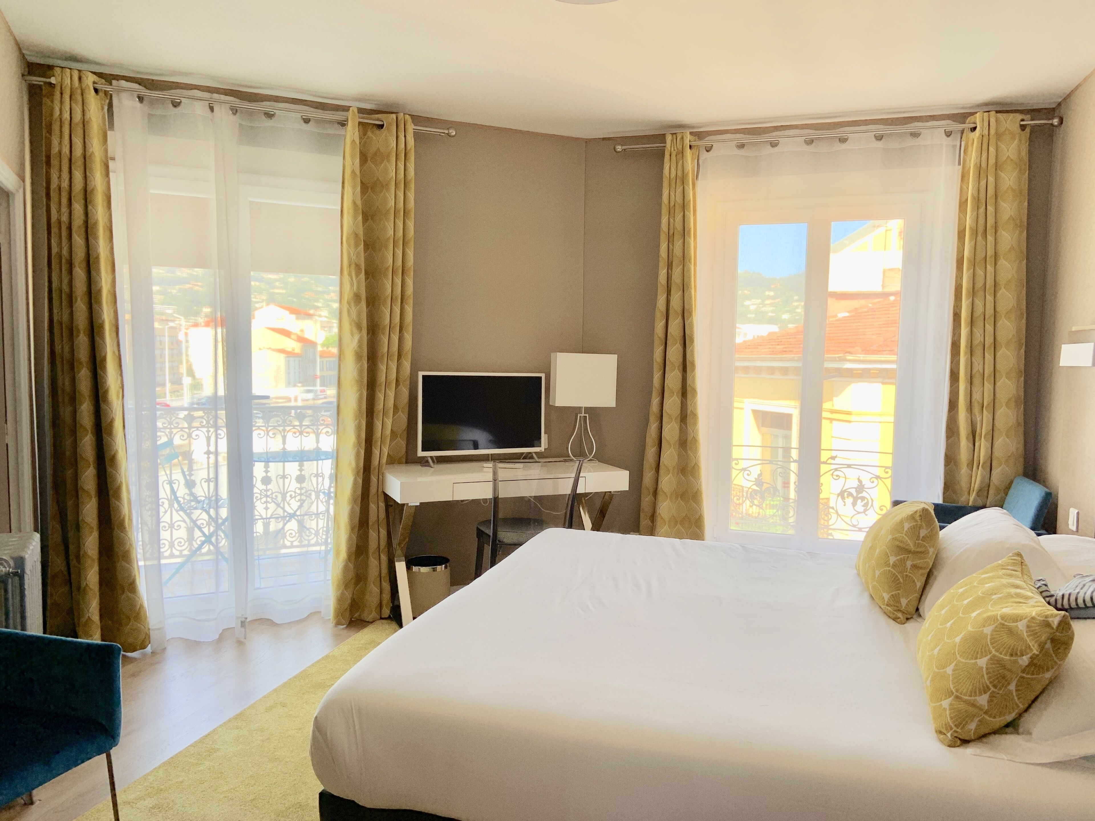 superior double room | premium bedding, select comfort beds, minibar, in-room safe
