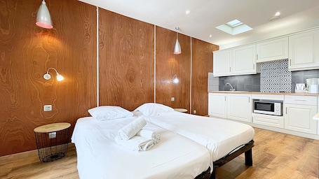 Standard Apartment, 2 Twin Beds | In-room safe, individually decorated, individually furnished, desk