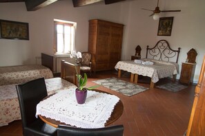 Individually decorated, free WiFi - Agriturismo Villani Poderi Nesti & Cupoli (Lastra a Signa)