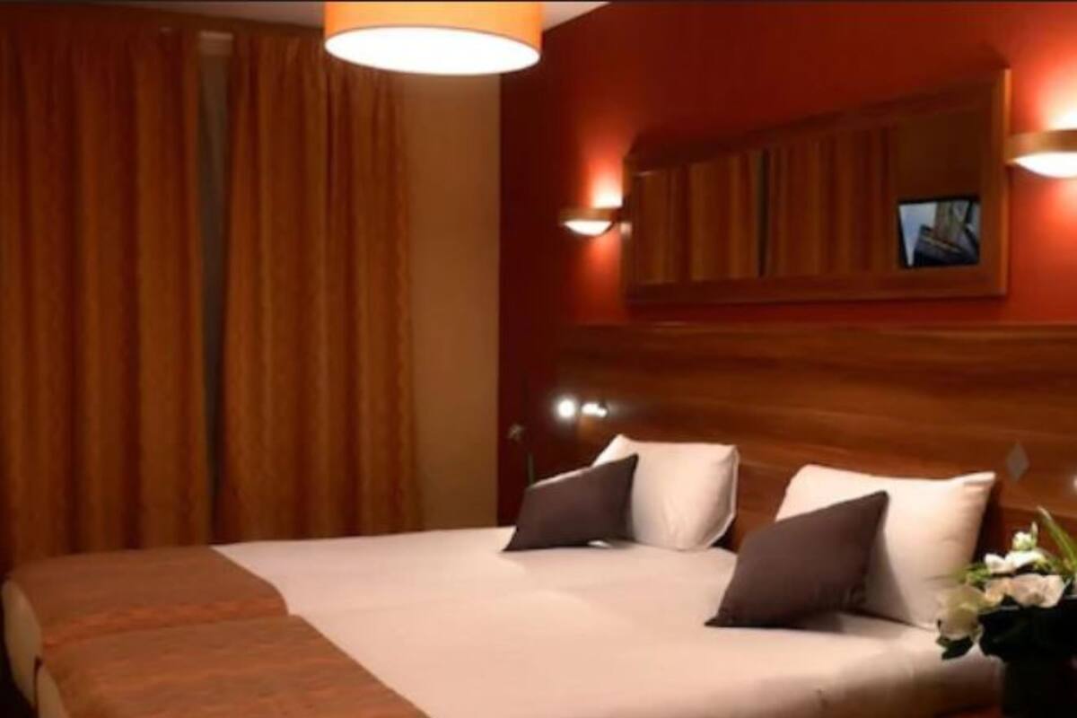 Superior Twin Room | In-room safe, desk, free cots/infant beds, free WiFi